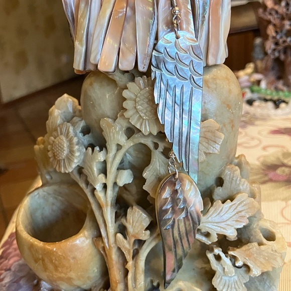 Mother of Pearl Iridescent Wing Earrings in Cream and Pink - Picture 4 of 11